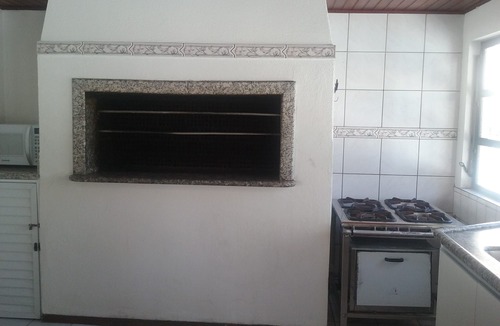 Ingleses Norte Apartment | Beautiful apartment in a condominium across from the beach.