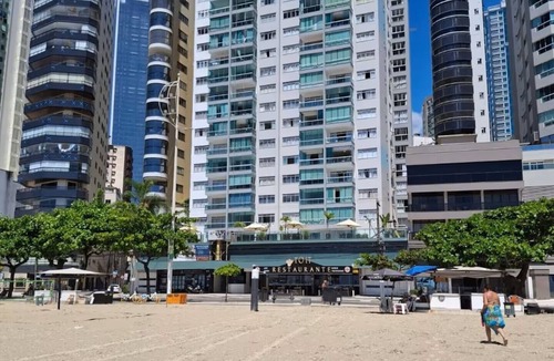 Barra Sul Apartment | Beautiful beachfront apartment in Balneário Camboriú. Cozy and with a stunning view.