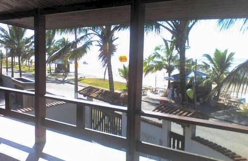 Mongagua House | Beautiful beachfront house for rent in Mongaguá - Facing the beach.