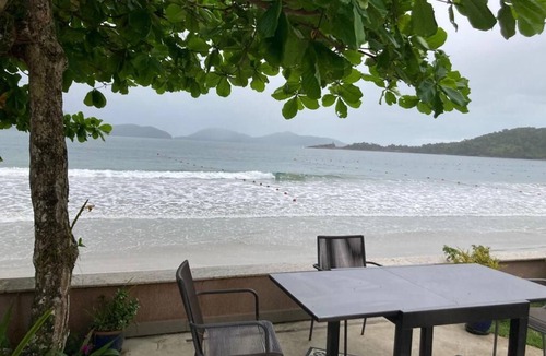 Praia da Fortaleza House | Beautiful beachfront house on the wonderful Fortaleza beach.