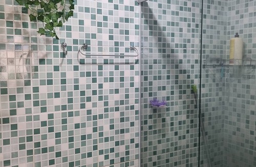 Sao Jose House | Beautiful house with barbecue, gourmet area, garage, 4 minutes from the beach.