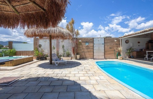 Marica House | Beautiful ranch with lake and sea view in Maricá