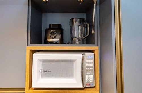 Reboucas Apartment | Big Blue Vrbo ~ Cozy ~ with Air Conditioning