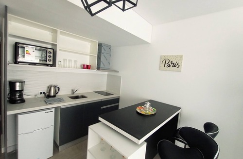 El Centro Apartment | Brand-New & Modern Studio |