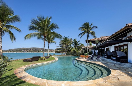 Village da Ferradura Villa | Buz032 - Luxury mansion in front of the sea in Búzios
