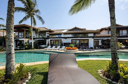 Village da Ferradura Villa | Buz032 - Luxury mansion in front of the sea in Búzios