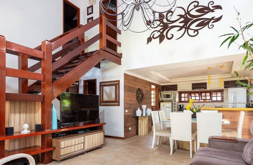 Praia Rasa House | BZ03 House in a Club Condominium Steps from the Beach