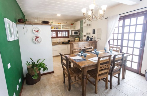 Praia Rasa House | Bz10 House in a gated club community steps from the beach