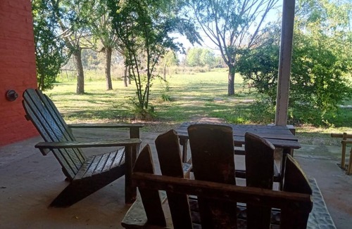 San Andres de Giles Hostel | Cabaña entre caballos Las Cortaderas
