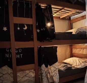 Tijucas Bed & Breakfast | Cama Quarto Coletivo Hostel ou Quarto até 4 pessoas e Piscina Pousada Tijucas Lua Encantada
