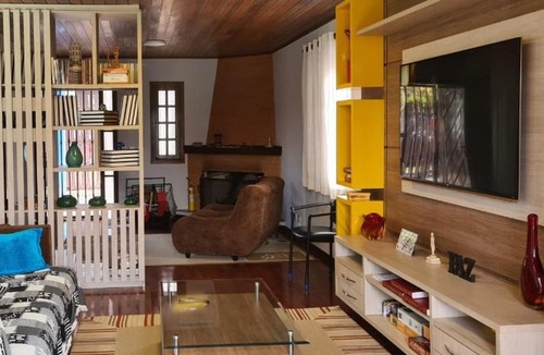 Vila Britania House | CAMPOS DO JORDÃO - CASA AZUL