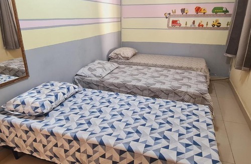 Sao Goncalo House | Casa 3 min Shopping Pelotas- Com 1 Suíte, 2 Quartos Climatizados, Piscina e Estacionamento 2 carros