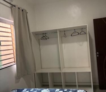 Val-de-Caes House | Casa 3 quartos, suite, 3 camas casal, 3 camas solteiro, banheiro social, área serviço, garagem, quintal, café da manhã