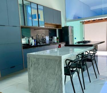 Nova Guarapari House | Casa 3 Suítes Climatizadas com vista mar na Enseada Azul Guarapari ES