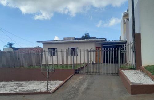 Canada House | Casa a poucas quadras da br de acesso ao Show Rural