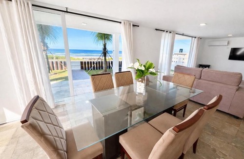 Ubatuba House | Casa Blue - Oceanfront in Itaguacu