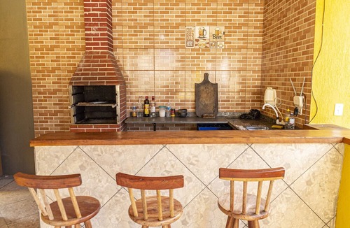 Itanhaem House | Casa c Wi-Fi, piscina e churrasqueira em Itanhaém