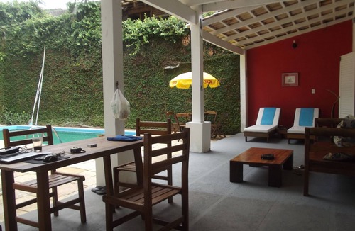 Camburi House | CASA CAMBURIZINHO WITH SWIMMING POOL 200 MTS FROM THE BEACH 5 BEDROOMS FOR 12 PEOPLE