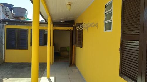 Quintao House | CASA COM 3 QUARTOS, SENDO 1 QUARTO Suite