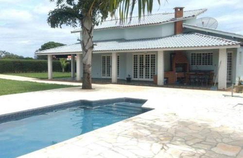 Aguas de Santa Barbara House | Casa com piscina em condomínio ensolarada!