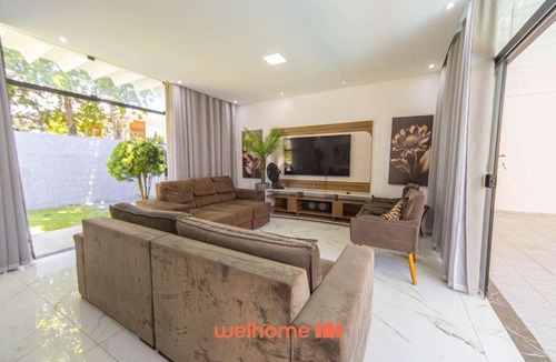 Jardim Virginia House | Casa com piscina a 200m da Praia da Enseada