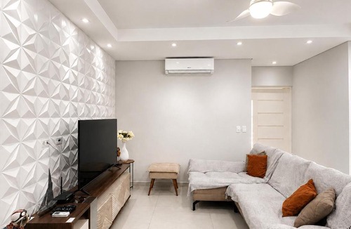 Bairro da Enseada House | Casa com Piscina Aquecida e Ar-Condicionado em Todos os Ambientes a 600m da Praia