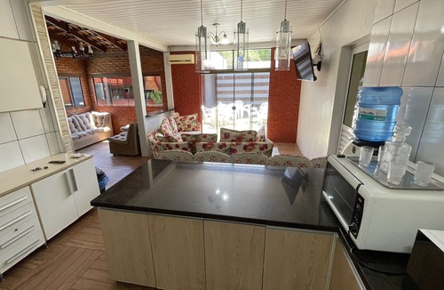 Foz do Iguacu House | Casa com Piscina e Áreas Gourmet com Churrasqueira em Foz do Iguaçu