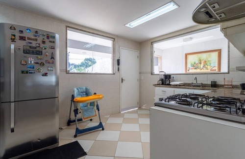 Recreio dos Bandeirantes House | Casa com Piscina em Condomínio no Recreio