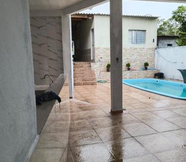 Suzano House | Casa com piscina