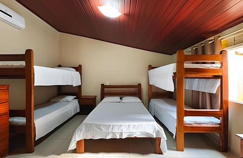 Alvorada House | Casa com piscina para até 12 pessoas em Bonito