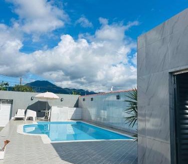 Peruibe House | CASA COM PISCINA - PeRUIBE