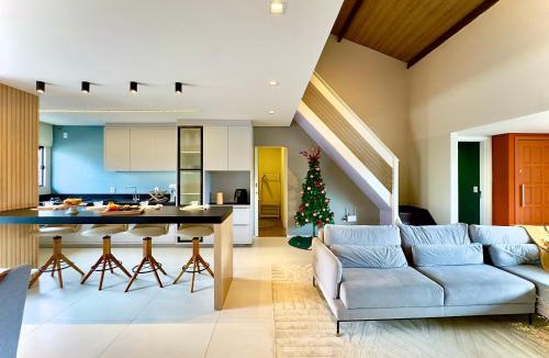 Praia da Armacao do Itapocoroi House | Casa Completa com Piscina Churrasqueira Wi-Fi a 300m da Praia Acomoda 10 Pessoas, 3 Quartos com Ar-Condicionado