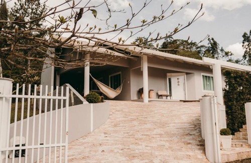 Rodeio House | Casa confortável em local tranquilo.