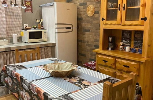 Ibiuna Cottage | Casa de Campo Aconchegante em Condomínio Fechado com Lago em Ibiúna