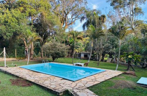Ibiuna House | Casa de campo com piscina em condomínio.