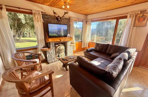 Angostura Ski Chalet | Casa de montaña By Los Amancays