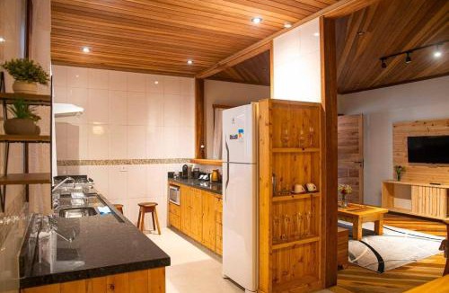 Visconde de Maua House | Casa dos Pinheiros
