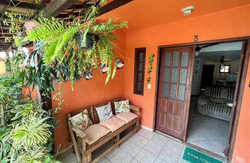 Pero House | Casa em Condomínio com Piscina e Deck no Canal em Cabo-frio
