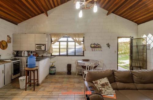Igarata House | Casa em Igaratá com Piscina Lareira e Vista Lago