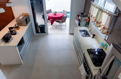 Maresias House | Casa em Maresias para 8 pessoas a 350m da praia