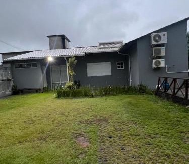 Vargem do Bom Jesus House | Casa familiar - Refúgio Climatizado