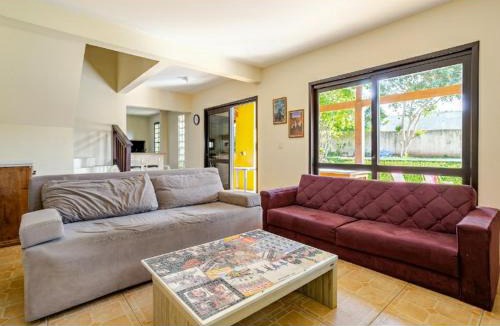 Rio Vermelho Norte House | Casa grande com piscina em Florianópolis