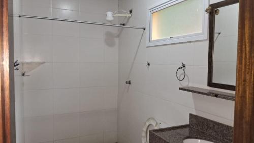 Jardim Primavera Cabin | Casa Guacuri - Casa de temporada e eventos - apartamentos com suítes - Piscinas e Amplo Estacionamento