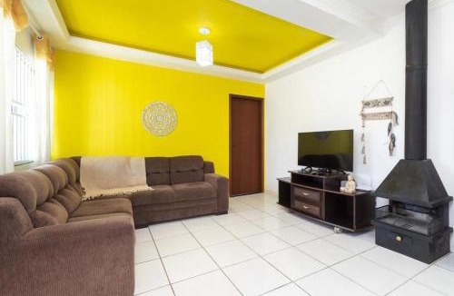 Zimbros House | CASA JACUÍ A 350 METROS DA PRAIA