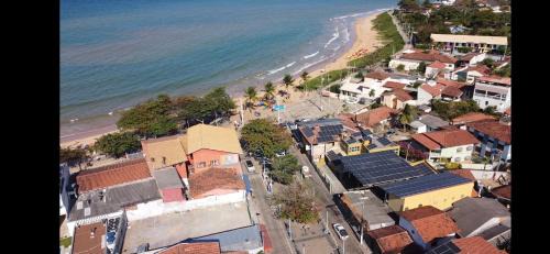 Manguinhos House | Casa na praia prática aconchegante