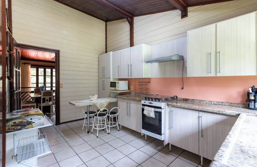 Mairipora House | Casa para 10 con Piscina y Parrilla | Mairiporã