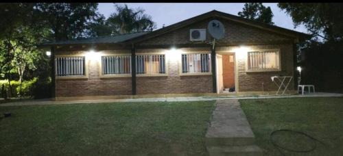 Paso de la Patria House | Casa para 10 personas-pileta-quincho