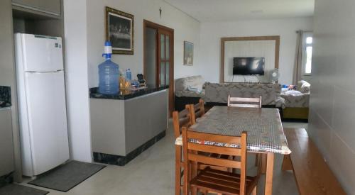 Palhoca House | Casa para a Família na Pinheira