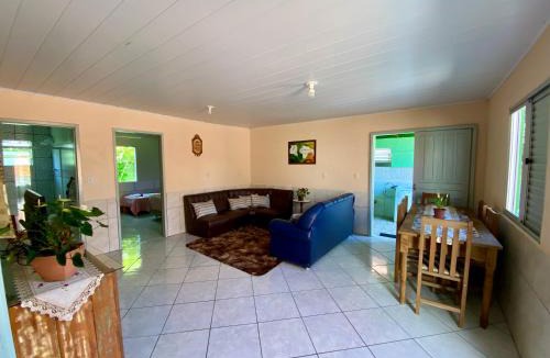 Vila Nova House | Casa Privativa com Varanda Gourmet e Churrasqueira- Pet Friendly- Wi-Fi e Garagem