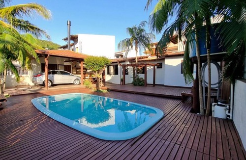 Ponta das Canas House | Casa Térrea com piscina, área gourmet com churrasqueira e quartos com ar condicionado